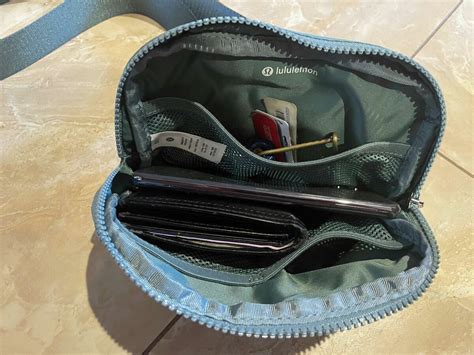 inside of lululemon belt bag.